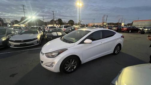 2015 Hyundai ELANTRA SE