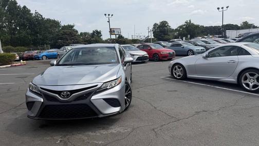 Celestial Silver Metallic 2020 Toyota Camry SE