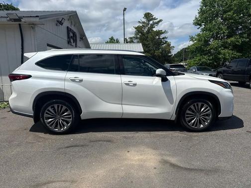 Blizzard Pearl 2020 Toyota Highlander Platinum