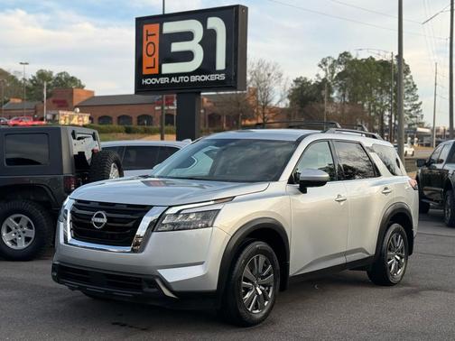 2024 Nissan Pathfinder SV FWD