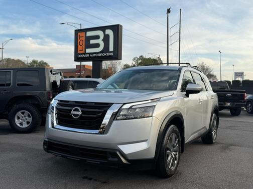 2024 Nissan Pathfinder SV FWD