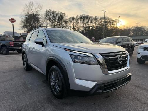 2024 Nissan Pathfinder SV FWD
