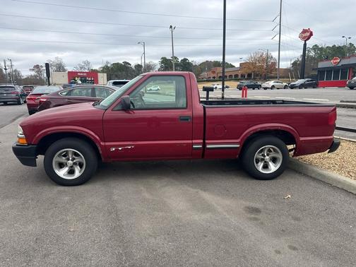 2003 Chevrolet S-10 Base
