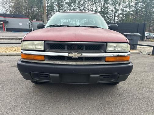 2003 Chevrolet S-10 Base