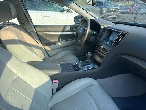 2011 INFINITI G25x Base