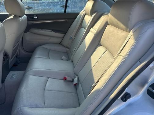 2011 INFINITI G25x Base