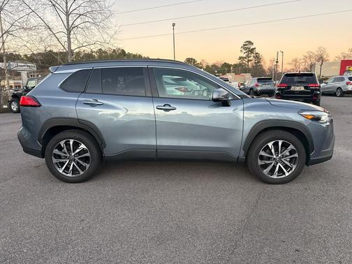 2023 Toyota Corolla Cross XLE