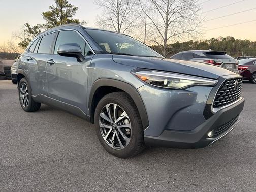 2023 Toyota Corolla Cross XLE