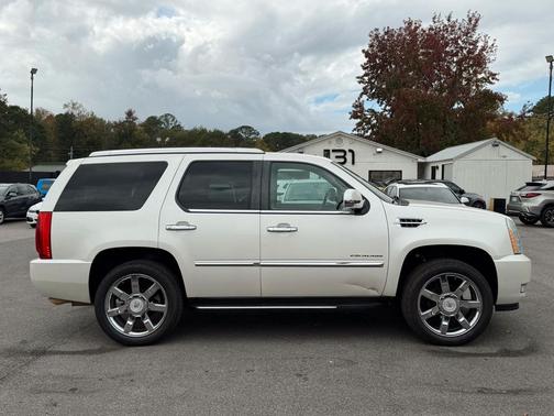 2010 Cadillac Escalade Luxury