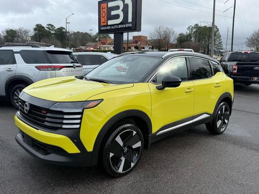 2025 Nissan Kicks SR