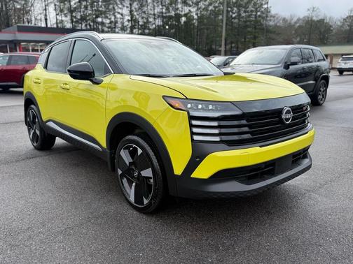 2025 Nissan Kicks SR