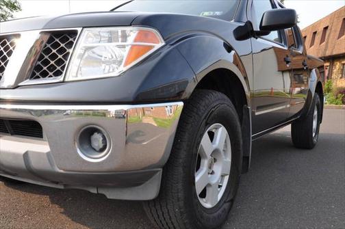 2005 Nissan Frontier SE Crew Cab