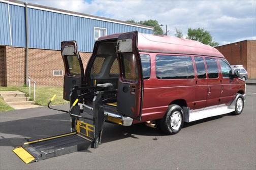 2010 Ford E350 Super Duty XLT