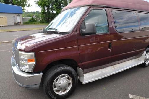 2010 Ford E350 Super Duty XLT