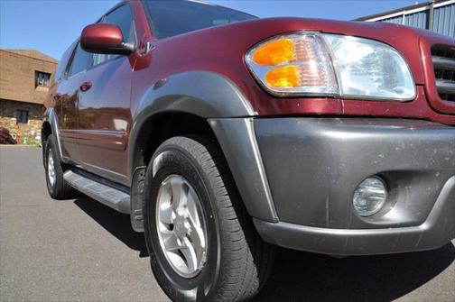 2004 Toyota Sequoia SR5