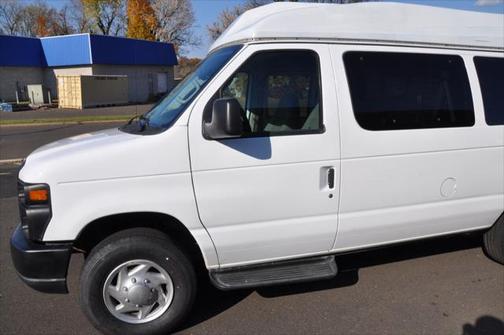 2010 Ford E350 Super Duty XLT