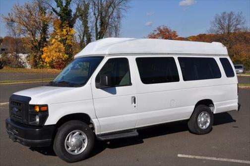 2010 Ford E350 Super Duty XLT