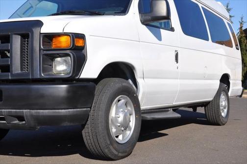 2010 Ford E350 Super Duty XLT