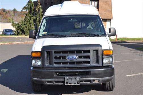 2010 Ford E350 Super Duty XLT