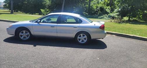 2003 Ford Taurus SES Deluxe 4dr Sedan