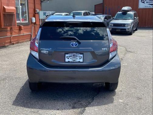 Magnetic Gray Metallic 2016 Toyota Prius c Two