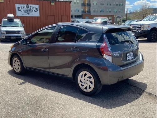 Magnetic Gray Metallic 2016 Toyota Prius c Two