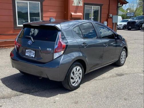 Magnetic Gray Metallic 2016 Toyota Prius c Two