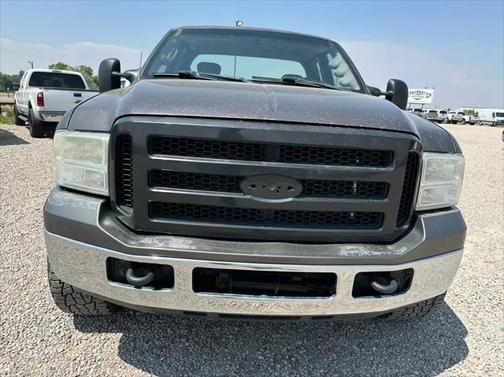 Gray 2005 Ford F-250 XLT