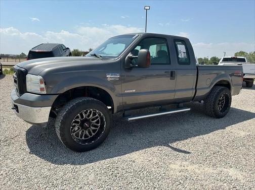 Gray 2005 Ford F-250 XLT