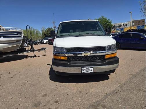 Summit White 2019 Chevrolet Express 3500 LT