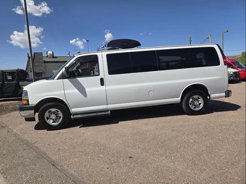 Summit White 2019 Chevrolet Express 3500 LT