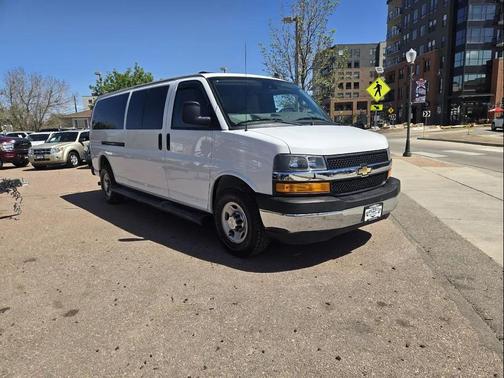 Summit White 2019 Chevrolet Express 3500 LT