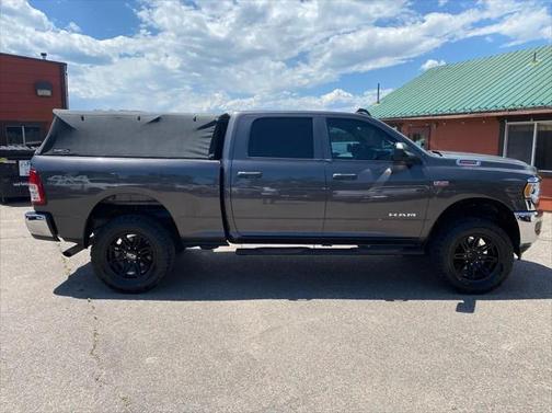 2020 RAM 2500 Tradesman Crew Cab 4X4 6'4' Box