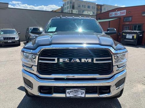 2020 RAM 2500 Tradesman Crew Cab 4X4 6'4' Box