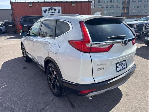 White Diamond Pearl 2018 Honda CR-V Touring