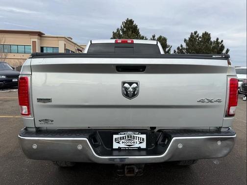 2017 RAM 2500 Laramie Crew Cab 4x4 6'4' Box