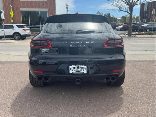 Jet Black Metallic 2015 Porsche Macan Macan Turbo