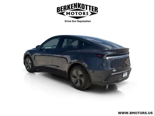 Stealth Grey 2026 Tesla Model Y Premium Rear-Wheel Drive