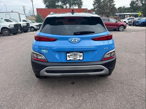 2022 Hyundai KONA SEL