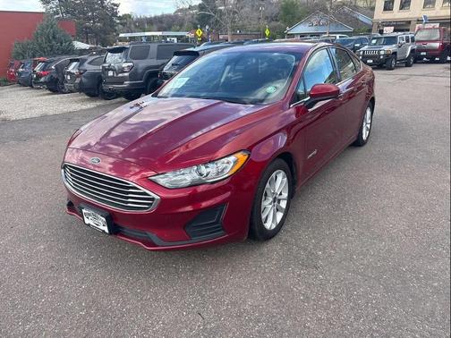 Red 2019 Ford Fusion Hybrid SE