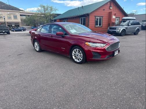 Red 2019 Ford Fusion Hybrid SE