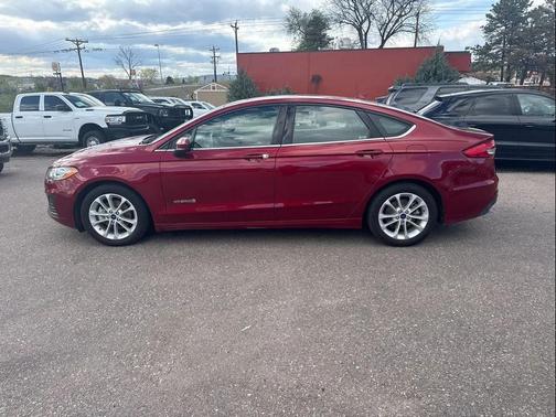 Red 2019 Ford Fusion Hybrid SE
