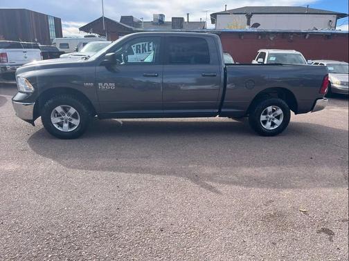 2019 RAM 1500 SLT