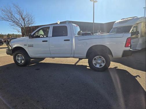 2017 RAM 2500 Tradesman Crew Cab 4x4 6'4' Box