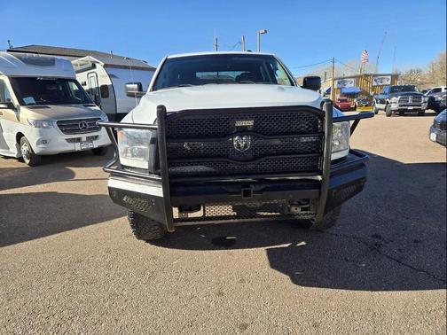 2017 RAM 2500 Tradesman Crew Cab 4x4 6'4' Box