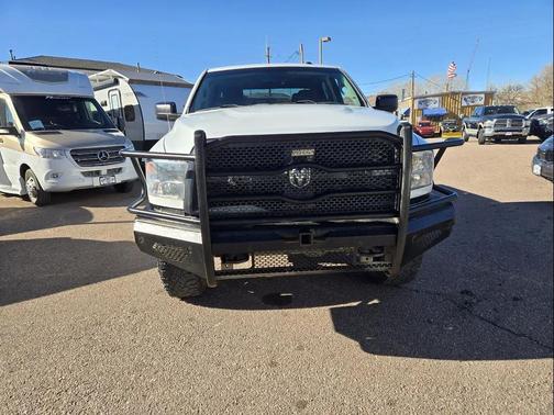 2017 RAM 2500 Tradesman Crew Cab 4x4 6'4' Box