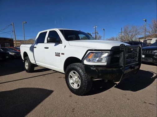 2017 RAM 2500 Tradesman Crew Cab 4x4 6'4' Box