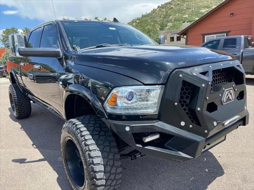 2018 RAM 2500 Laramie Crew Cab 4x4 6'4' Box