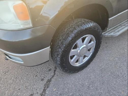 2005 Ford F-150 XLT SuperCrew