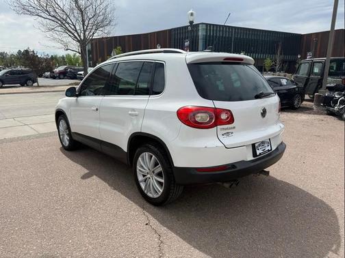 Candy White 2010 Volkswagen Tiguan SEL